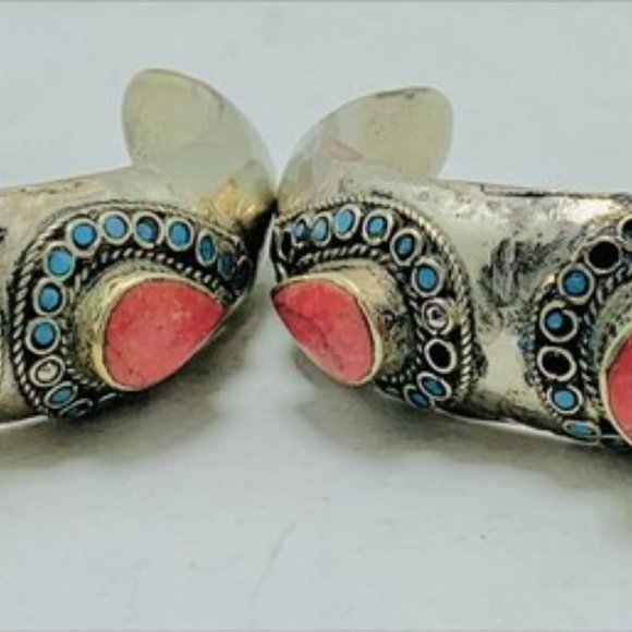 SingleTribal Coral Stones Cuff Bracelet With Turquoise Beads, Handmade Coral - Picture 3 of 15